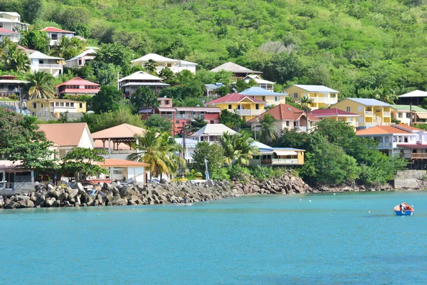 Martinique, het schilderachtige stad van Les Anses d Arlet in West I — Stockfoto