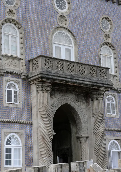 Sintra, Portugal - 2 de julio de 2010: El Palacio Nacional de Peña —  Fotos de Stock