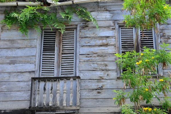 Caribe,, a pitoresca cidade de Saint Pierre em Índias Ocidentais — Fotografia de Stock