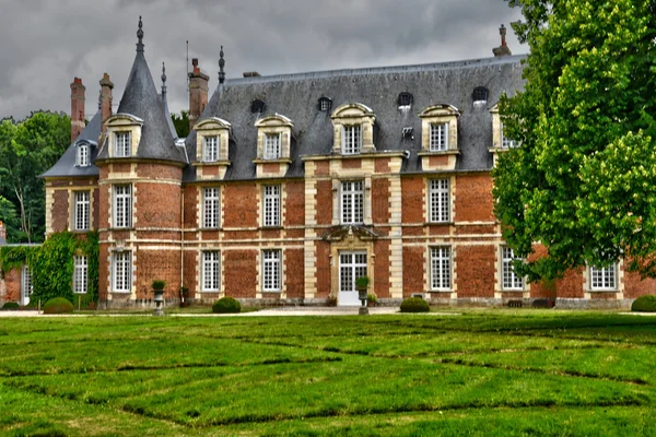 如诗如画的 Miromesnil 城堡在 Tourville sur 诺曼底 — 图库照片