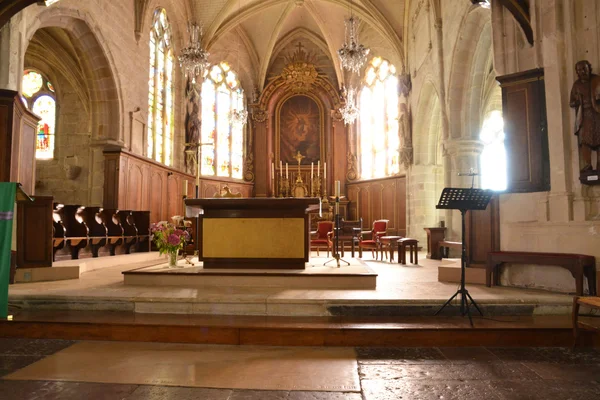 Offranville, Francia - 17 de julio de 2015: ventana de la iglesia — Foto de Stock