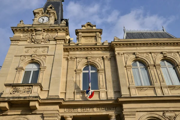 Meulan, France - october 11 2015 : the picturesque city hall — Stock Photo, Image