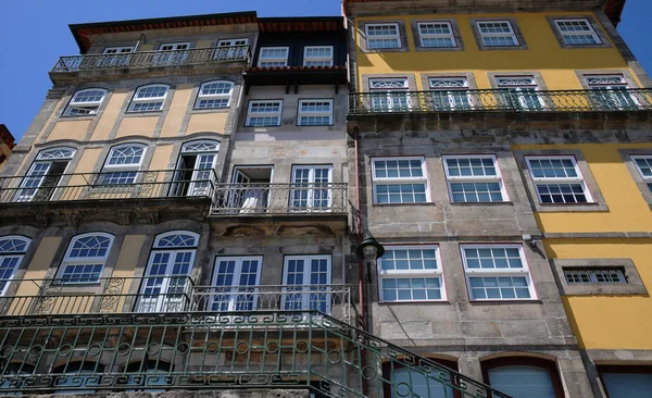 Porto, Portugal - 10 de julho de 2010: centro da cidade — Fotografia de Stock