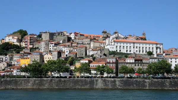 Oporto, Portugal - 10 de julio de 2010: centro de la ciudad —  Fotos de Stock