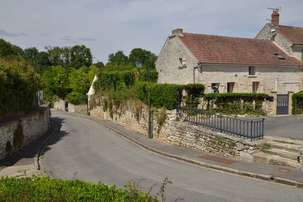 Moussy, França - 1 de agosto de 2015: a pitoresca aldeia — Fotografia de Stock