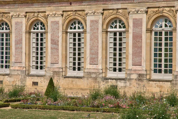 Versalhes, França - 19 de agosto de 2015: Castelo de Versalhes — Fotografia de Stock