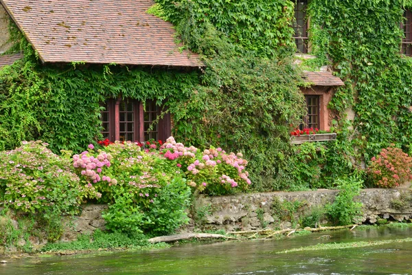 France, the picturesque village of Fourges — Stock Photo, Image