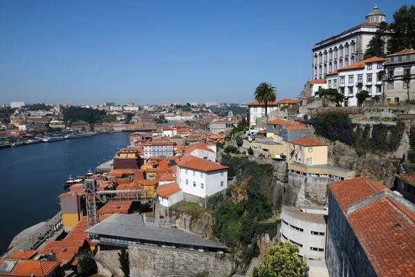 Oporto, Portugal - 10 de julio de 2010: centro de la ciudad — Foto de Stock