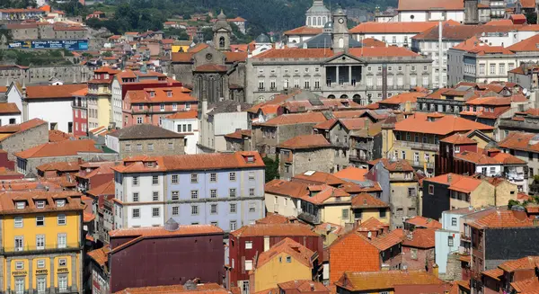 Oporto, Portugal - 10 de julio de 2010: centro de la ciudad — Foto de Stock