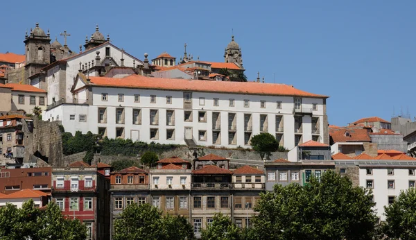 Oporto, Portugal - 10 de julio de 2010: centro de la ciudad — Foto de Stock