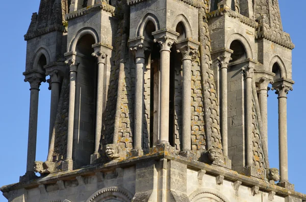 Vernouillet, フランス - 2015 年 4 月 12 日: 美しい教会 — ストック写真