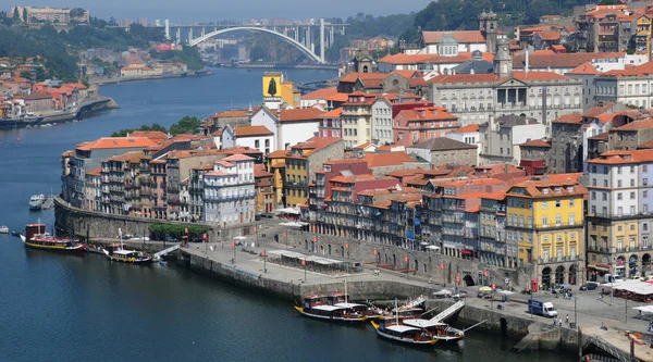 Porto, Portugal - july 10 2010 : city center — Stock Photo, Image