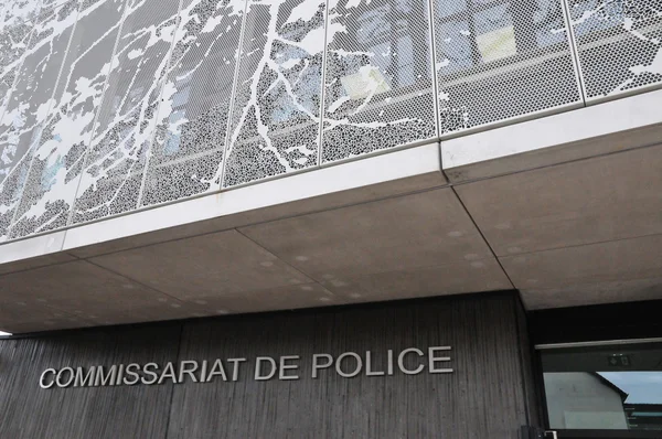 Les Mureaux, France - 8 апреля 2016: полицейский участок — стоковое фото