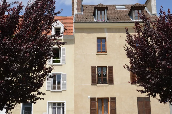 Francia, la pittoresca città di Meulan — Foto Stock