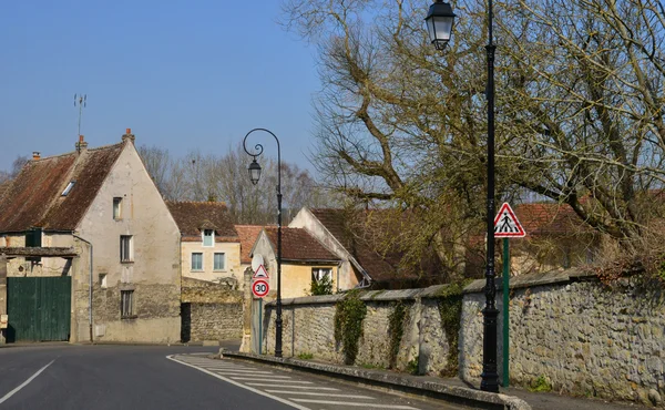 Ableiges, Francia - 12 agosto 2015: villaggio di La Villeneuve Sa — Foto Stock
