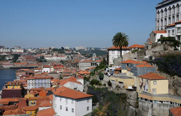 Porto, Portugalsko - 10 červenec 2010: centrum města — Stock fotografie