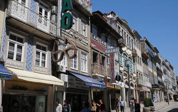 Porto, Portekiz - 10 Temmuz 2010: Şehir Merkezi — Stok fotoğraf