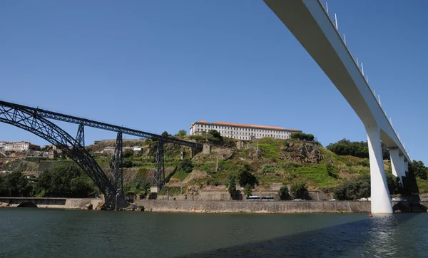 Oporto, Portugal - 10 de julio de 2010: puente —  Fotos de Stock