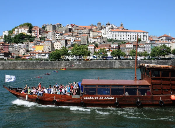 Porto, Portugal - july 10 2010 : city center — Stock Photo, Image