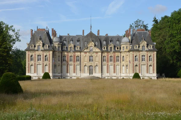 Radepont, França - 22 de julho de 2015: o castelo do século XIX — Fotografia de Stock