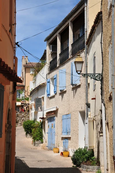 Le Castellet, França - 20 de abril de 2016: a pitoresca aldeia — Fotografia de Stock