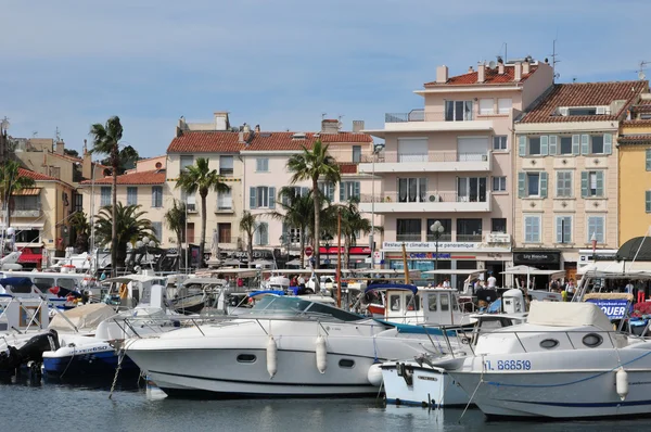 Sanary-sur Mer, Francie - 20 Duben 2016: malebné město — Stock fotografie