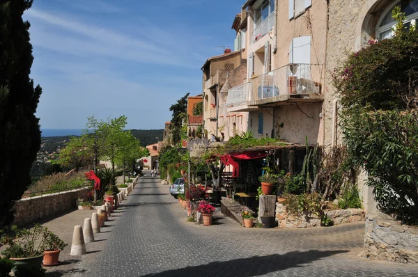 Le Castellet, Francia - 20 aprile 2016: il pittoresco villaggio — Foto Stock