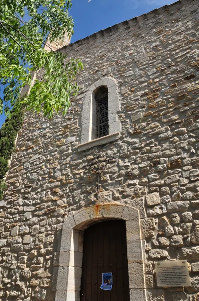 Le Castellet, Francia - 20 de abril de 2016: la pintoresca iglesia —  Fotos de Stock