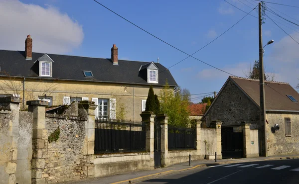 Serans, Francia - 14 de marzo de 2016: el pintoresco pueblo —  Fotos de Stock