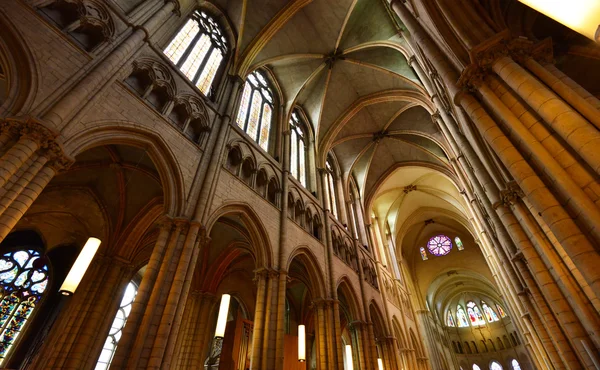 Lyon, Francja - kwietnia 2016 13: Katedra — Zdjęcie stockowe