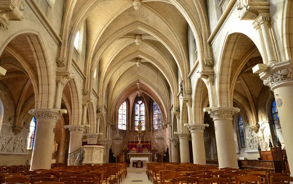 Francia, il pittoresco villaggio di Vigny — Foto Stock