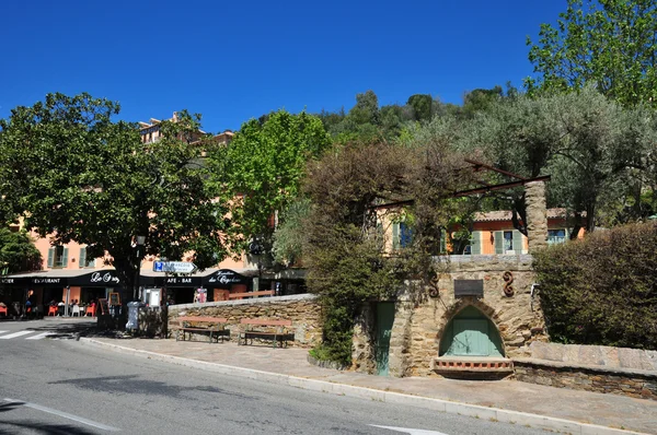 Bormes les Mimosas, France - april 18 2016 : the picturesque old — Stock Photo, Image