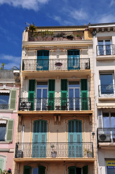 Cannes, France - april 17 2016 : city center — Stock Photo, Image