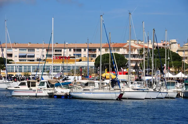 Sainte Maxime, Fransa - 16 Nisan 2016: bağlantı noktası — Stok fotoğraf