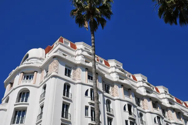 Cannes, France - april 15 2016 : luxury hotel — Stock Photo, Image