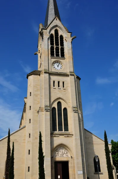 Les Mureaux, Frankrijk - mei 25 2016: kerk — Stockfoto