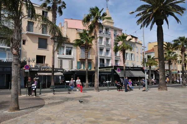 Sanary sur mer, Frankreich - 20. April 2016: die malerische Stadt — Stockfoto