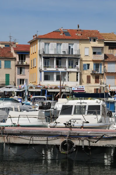 Sanary sur Mer, França - 20 de abril de 2016: a pitoresca cidade — Fotografia de Stock