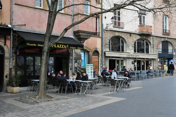 Lyon, Francia - 13 de abril de 2016: la pintoresca ciudad — Foto de Stock