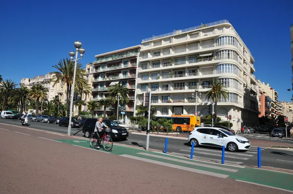 Nice, France - april 19 2016 : the Promenade des Anglais — Stock Photo, Image