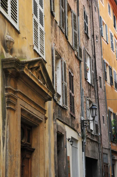 Grasse, Francia - 17 de abril de 2016: pintoresca ciudad — Foto de Stock