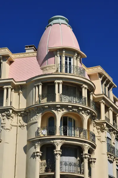 Nice, France - april 19 2016 : historical city center — Stock Photo, Image