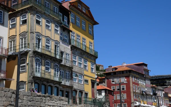 Porto, Portugal - 10 de julho de 2010: centro da cidade — Fotografia de Stock