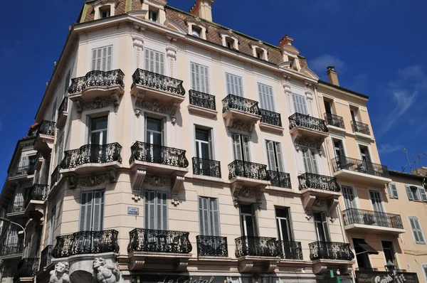 Cannes, France - april 15 2016 : the picturesque city — Stock Photo, Image