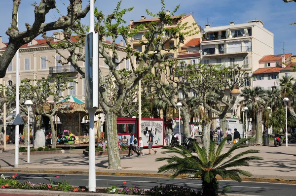 Cannes, França - 15 de abril de 2016: a pitoresca cidade — Fotografia de Stock