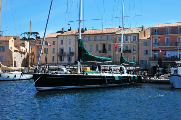 Saint Tropez; France - april 18 2016 : picturesque old city in s — Stock Photo, Image