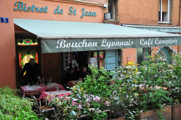 Lyon, Fransa - 13 Nisan 2016: Restoran — Stok fotoğraf