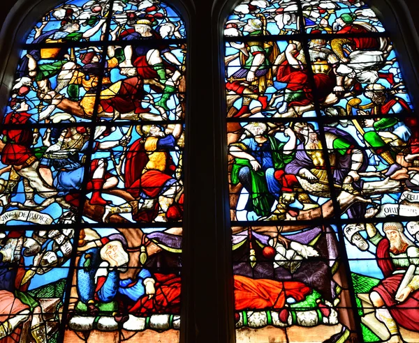 Triel sur Seine, Francia 12 de abril de 2016: Iglesia de San Martín —  Fotos de Stock