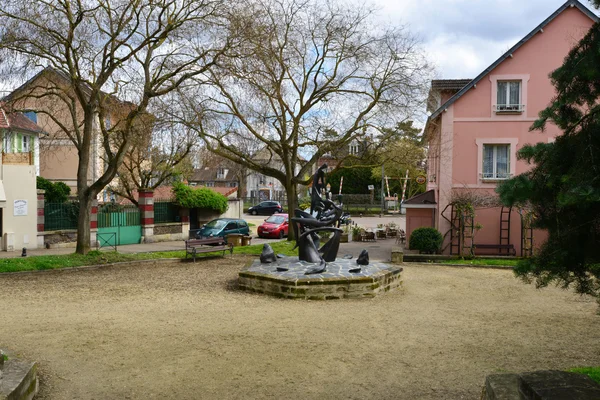 Villennes sur Seine, Francia - 4 de abril de 2016: pintoresco pueblo —  Fotos de Stock