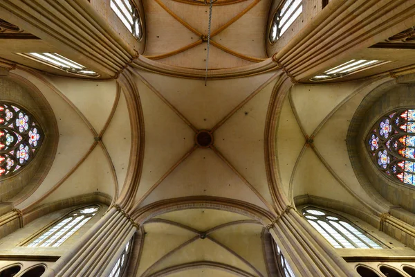 Dijon, France - april 22 2016 : cathedral — Stock Photo, Image